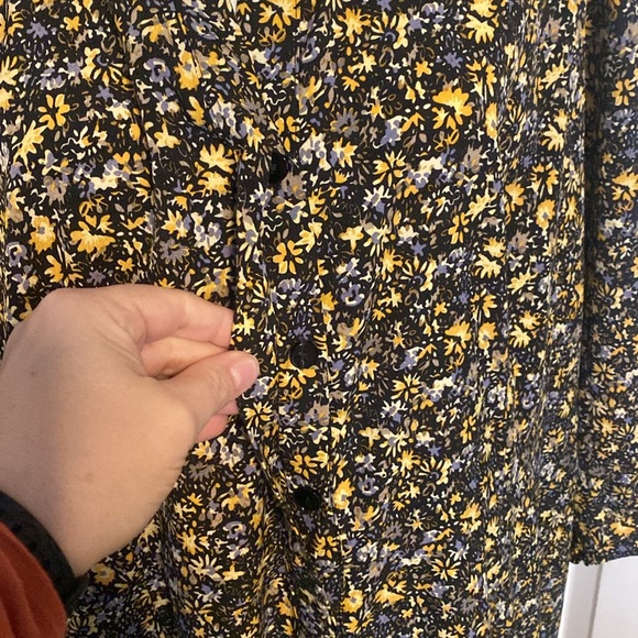 Beautiful dress! - Picture 3 of 6